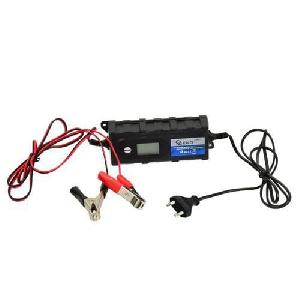 (obrázek pro) Nabíječka baterií 6/12V 1,2-120Ah 4,0A LCD GEKO